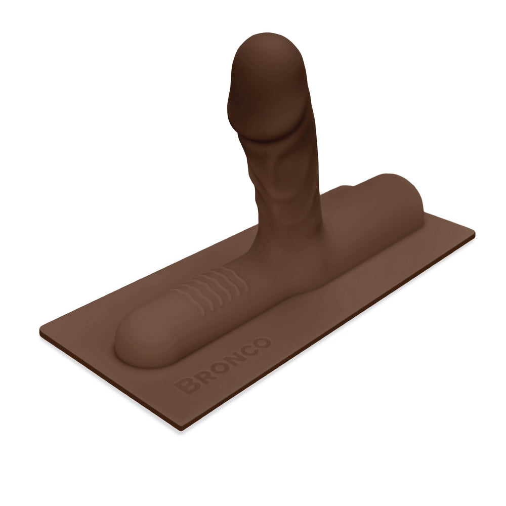 The Cowgirl Bronco Stimulationsaufsatz Braun – Detailaufnahme Vorderseite