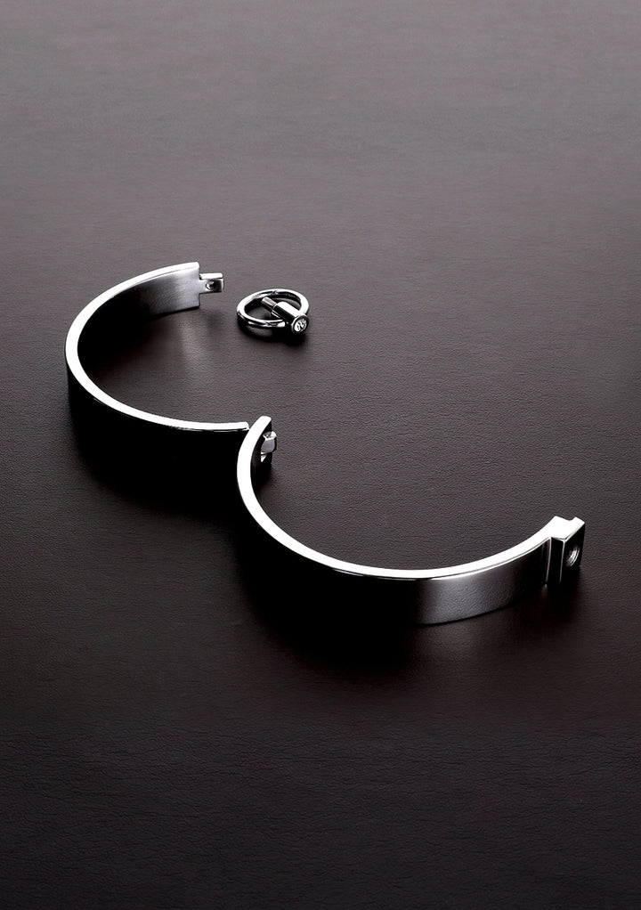 Shots Steel Klassisches Sklavenhalsband Mit Mit Schmuckstein 38 Cm – Detailaufnahme Vorderseite