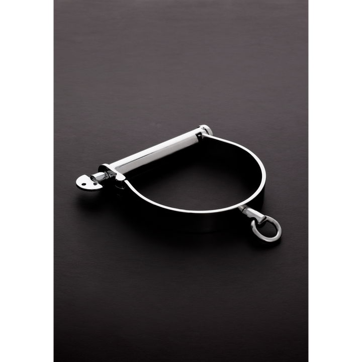 Shots Steel   Halsband Derby Style Groß, silber, Edelstahl, Default Title – Hauptansicht: verführerisch präsentiert