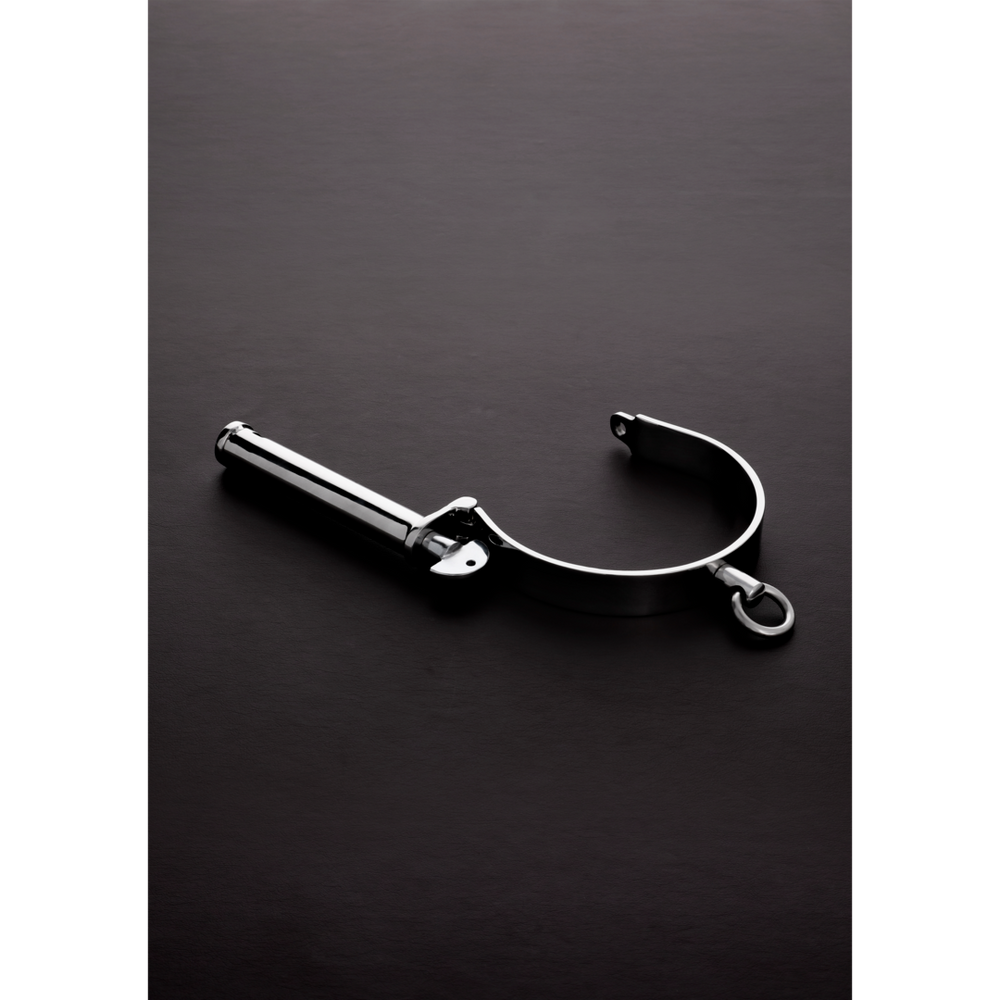 Shots Steel Halsband Derby Style Gross – Detailaufnahme Vorderseite