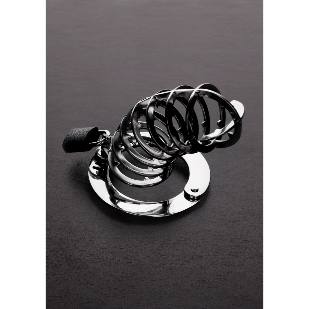 Shots Steel Peniskafig Mit Innenliegenden Dornen – Detailaufnahme Vorderseite