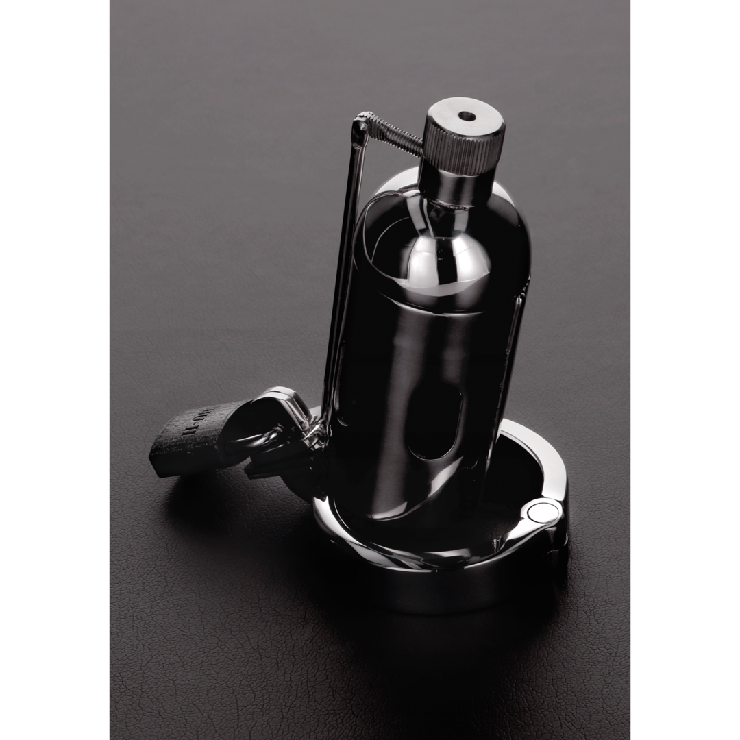 Shots Steel   "The Pleasure Dome" Peniskäfig Edelstahl, silber-1, Default Title – Hauptansicht: verführerisch präsentiert