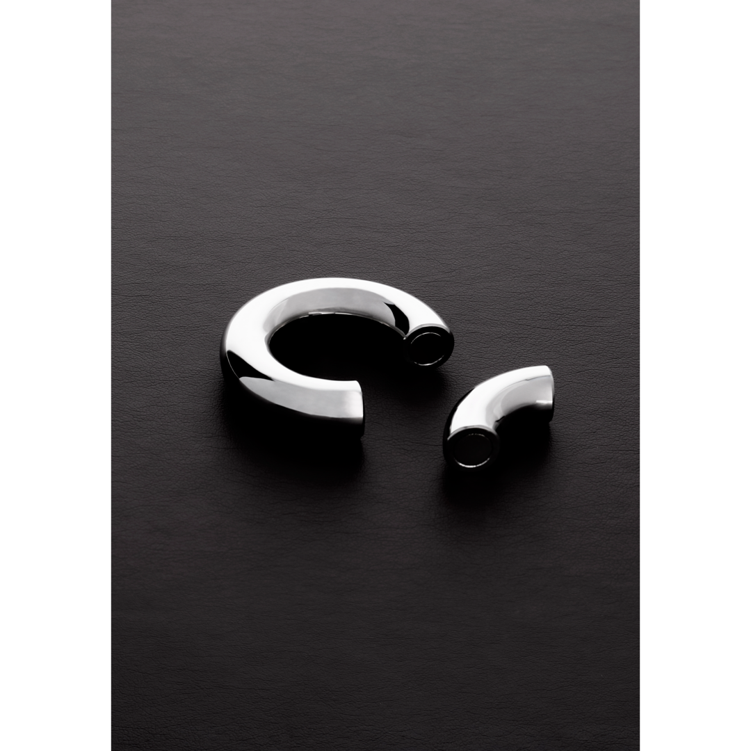 Shots Steel Magnetischer Hodenstrecker Aus Edelstahl Rund 3 60 Cm – Detailaufnahme Rückseite