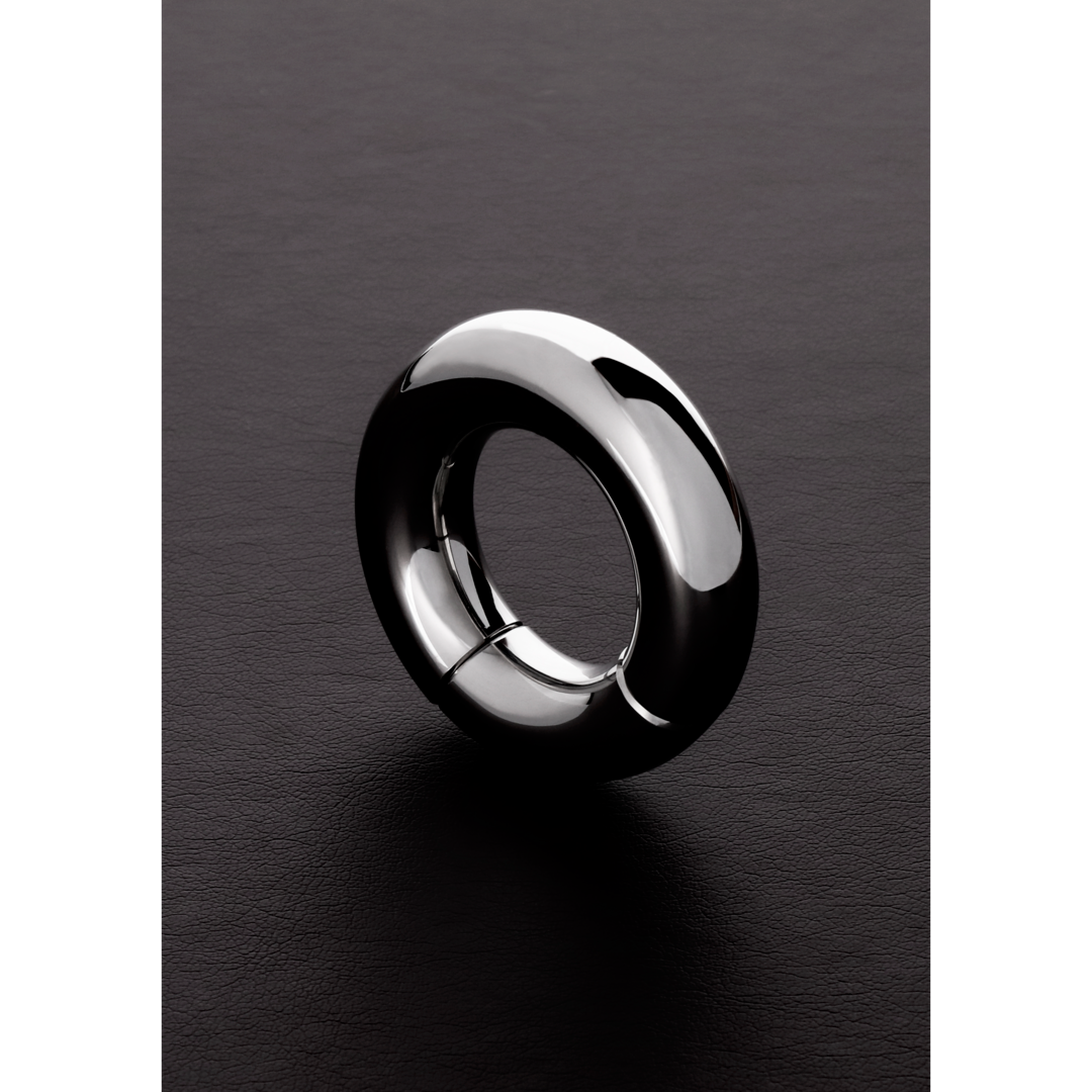 Shots Steel   Magnetischer Hodenstrecker Aus Edelstahl Rund 3,90 Cm, silber, Default Title – Hauptansicht: verführerisch präsentiert