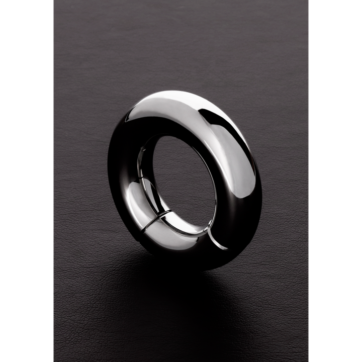 Shots Steel   Magnetischer Hodenstrecker Aus Edelstahl Rund 5,10 Cm, silber, Default Title – Hauptansicht: verführerisch präsentiert