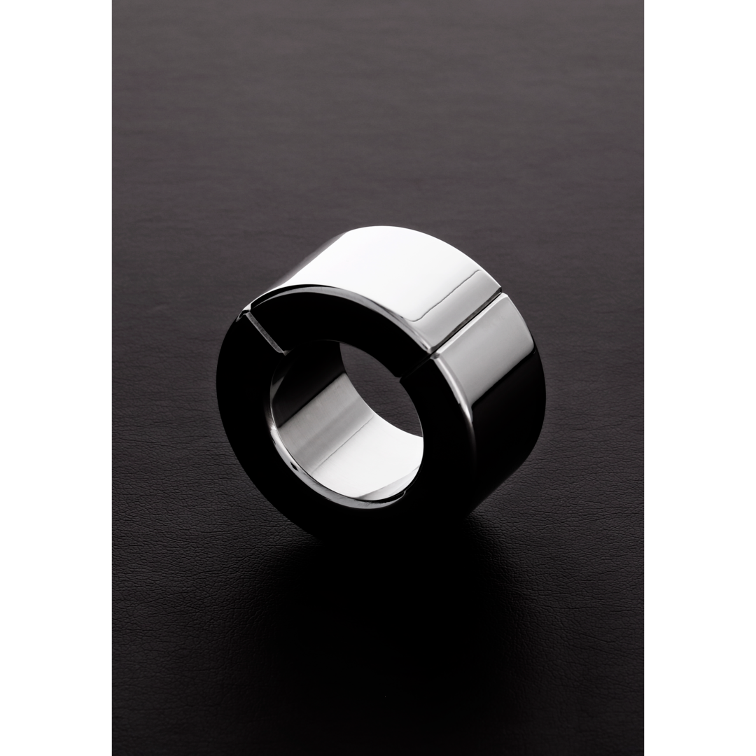 Shots Steel   Magnetischer Ballstretcher  (30X35Mm), silber, Edelstahl, Default Title – Hauptansicht: verführerisch präsentiert