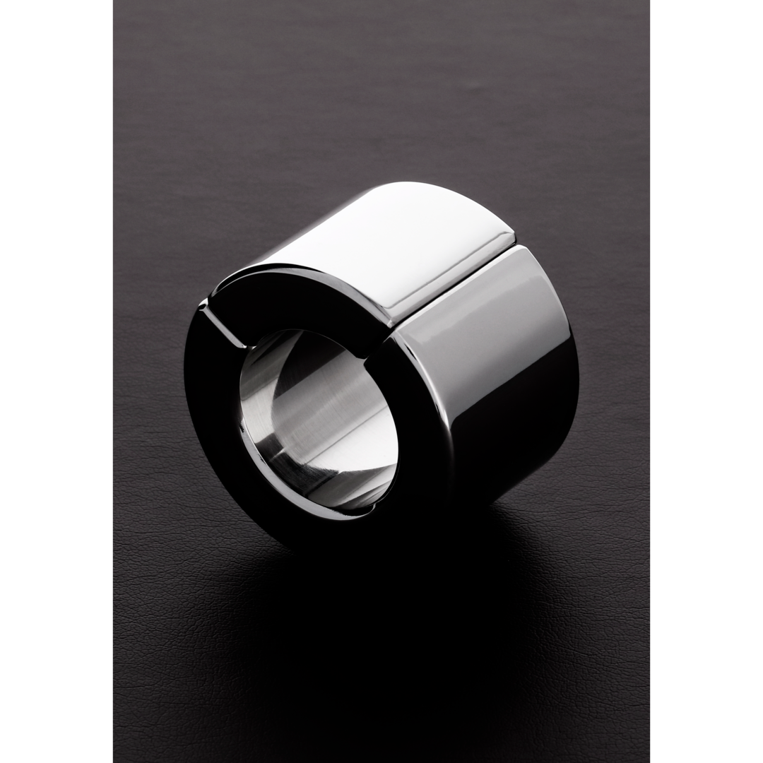 Shots Steel   Magnetischer Ballstretcher  (40X35Mm), silber, Edelstahl, Default Title – Hauptansicht: verführerisch präsentiert