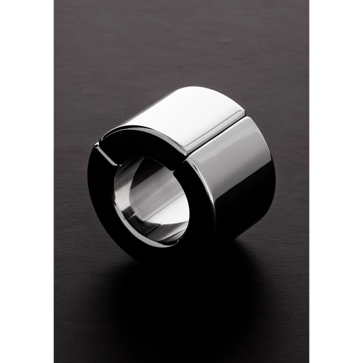 Shots Steel   Magnetischer Ballstretcher  (40X35Mm), silber, Edelstahl, Default Title – Hauptansicht: verführerisch präsentiert