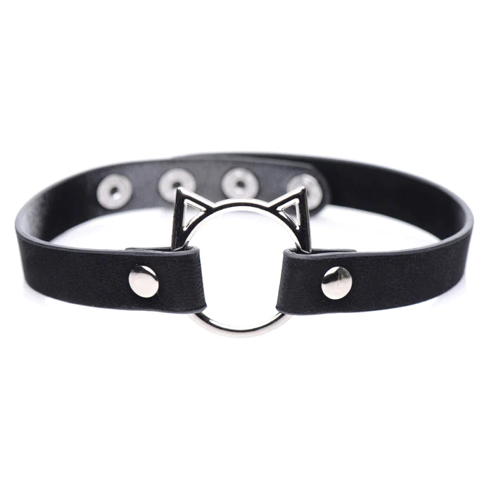 Master Series   Kinky Kitty Ring Choker, silber; schwarz, stahl; pu-leder, Default Title – Hauptansicht: verführerisch präsentiert