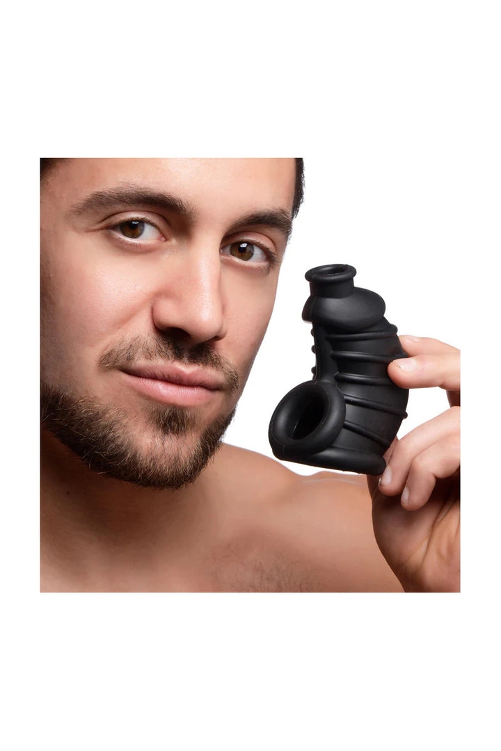 Master Series   Dark Chamber Peniskäfig Aus Silikon Schwarz, Default Title – Hauptansicht: verführerisch präsentiert