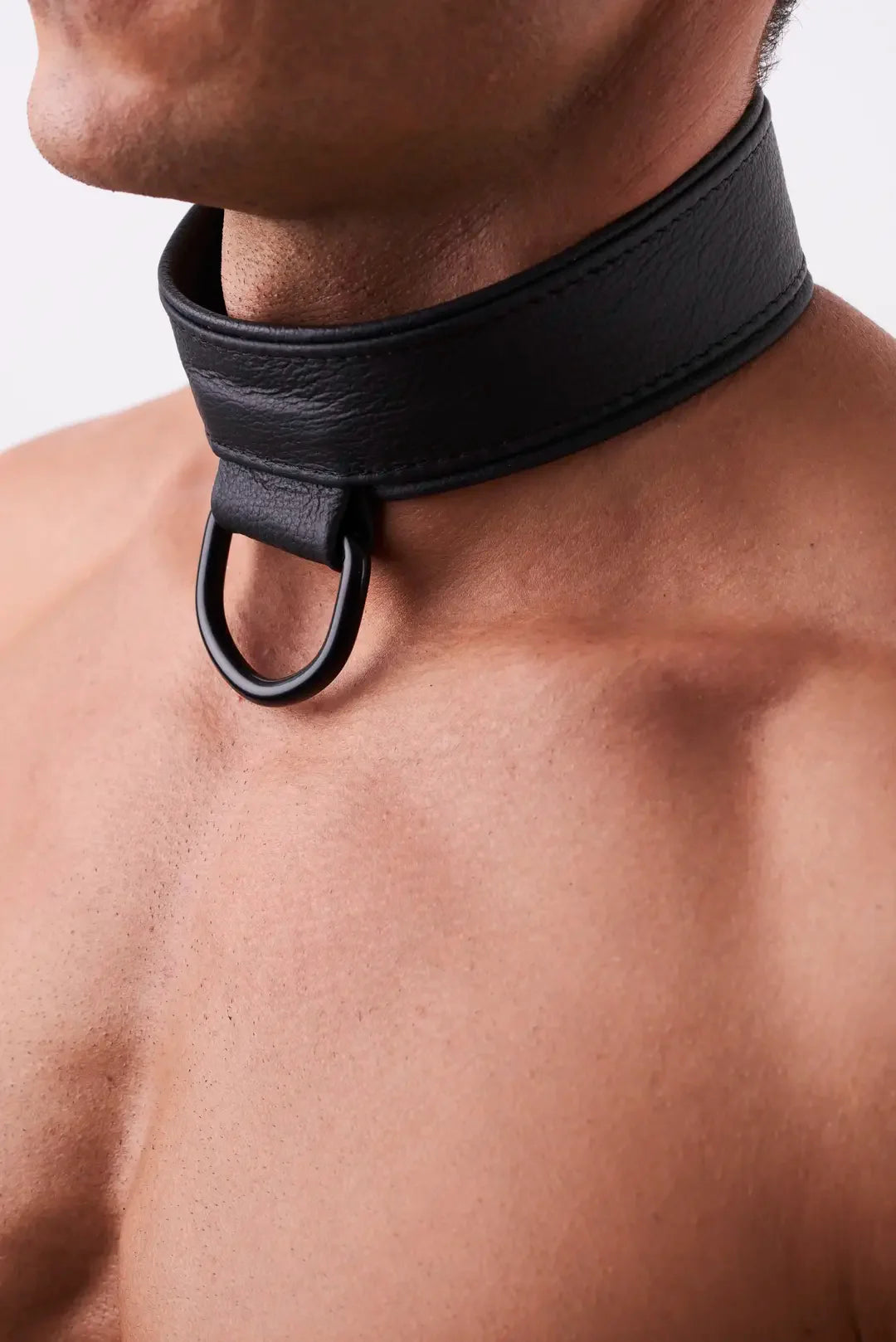 Halsbaender kaufen — BDSM-Halsbaender und Choker fuer Dom-Sub-Dynamiken