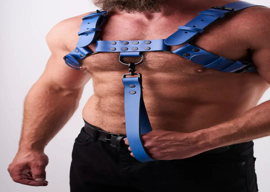 BDSM Kleidung – Leder-Harnesses, Bondage-Bodys & Fetisch-Outfits