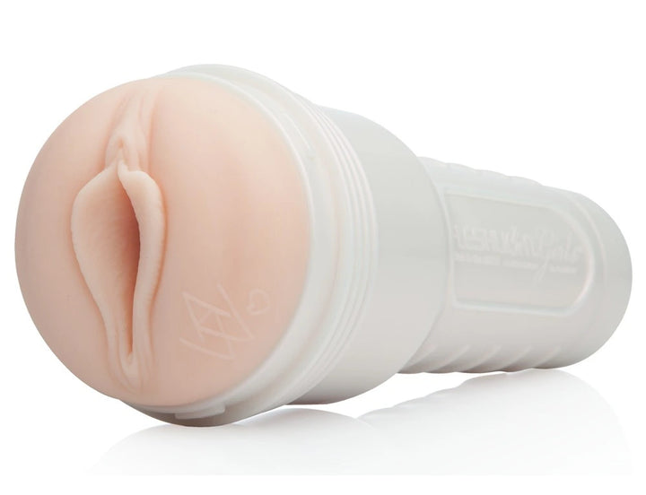 Fleshlight Angela White Indulge Masturbator in Hautton, realistisches Design aus hochwertigem SuperSkin-Material