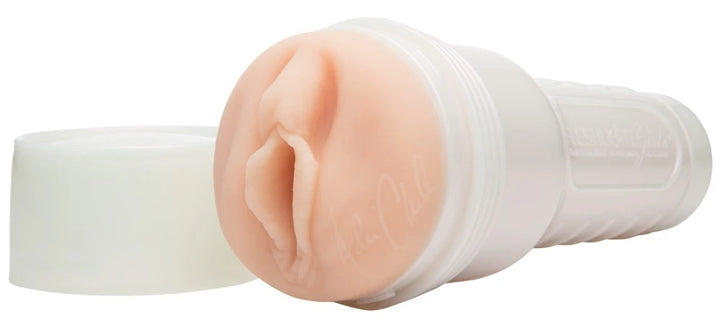 Fleshlight Adriana Chechik Express Masturbator in Hautton mit realistischer Textur und weißem Gehäuse