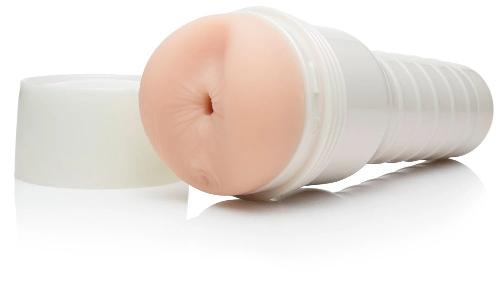 Fleshlight Adriana Chechik Next Level Masturbator in Hautfarben, realistisches Design in transparentem Gehäuse