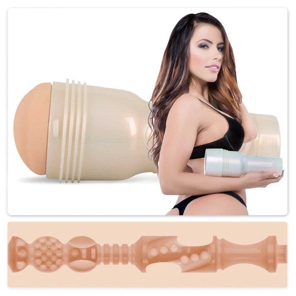 Fleshlight Adriana Chechik Next Level Masturbator in Hautton mit strukturiertem Innenkanal und elegantem Design