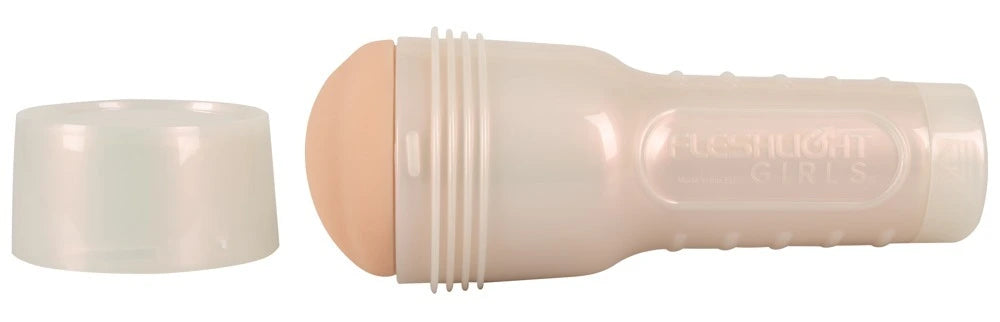 Fleshlight Girls Lana Rhoades Karma Masturbator in Hautfarben, hochwertiges SuperSkin-Material, dezentes Design