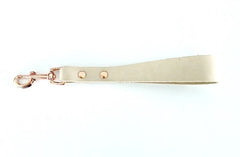 KinkySabine - Kurzleine aus Leder nude/rosegold