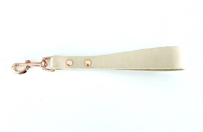 KinkySabine - Kurzleine aus Leder nude/rosegold