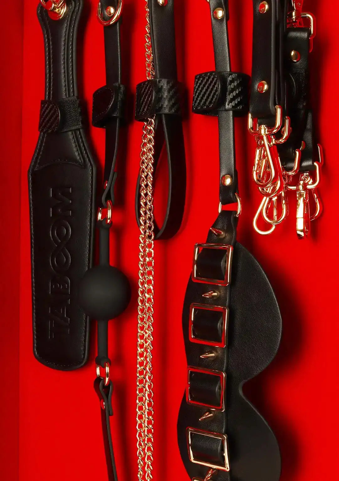 Taboom Desires Masterpiece Case – 11-teiliges BDSM-Set im Luxus-Koffer mit Halsband, Fesseln & Bondage-Zubehör