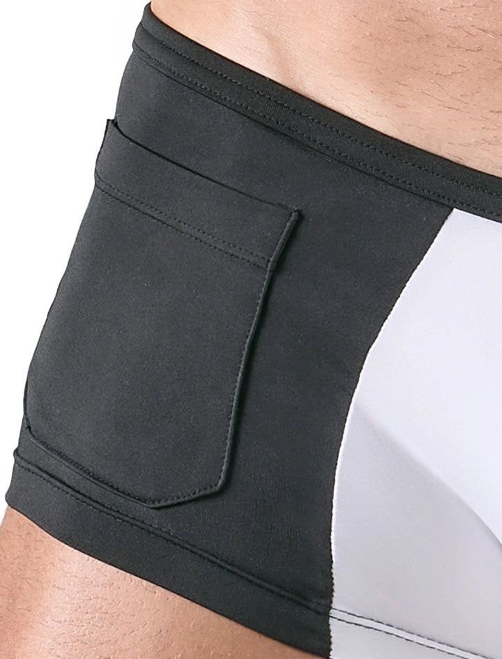 Svenjoyment - Shorts im schwarz-weißen Service-Style