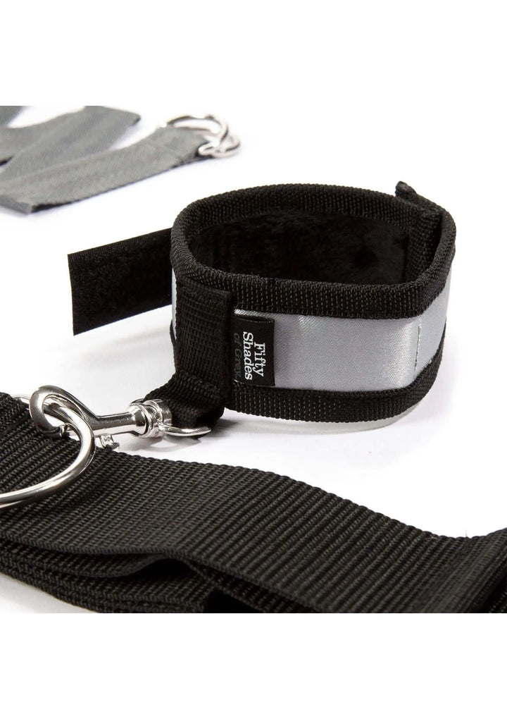 Fifty Shades of Grey Bett-Kreuzfesselset – Ansicht 2