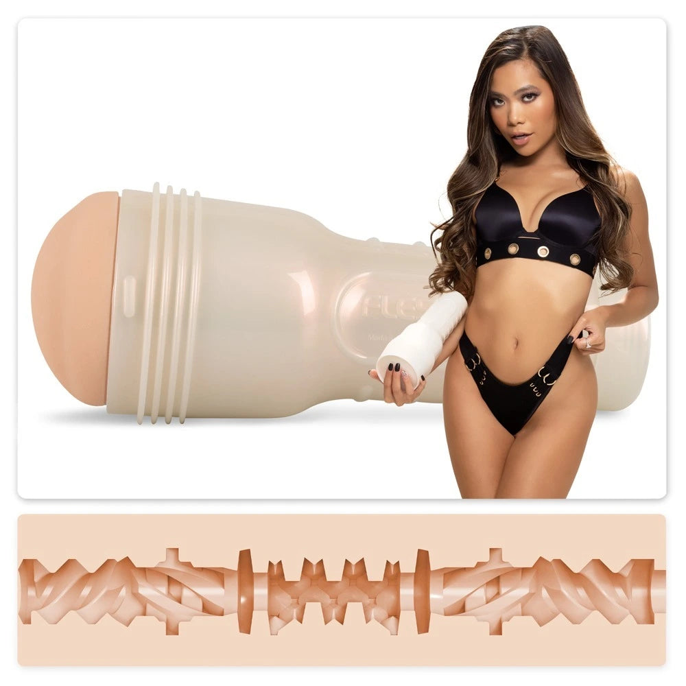 Fleshlight Vina Sky Exotica Masturbator in Hautton mit detaillierter Innenstruktur, präsentiert von Vina Sky