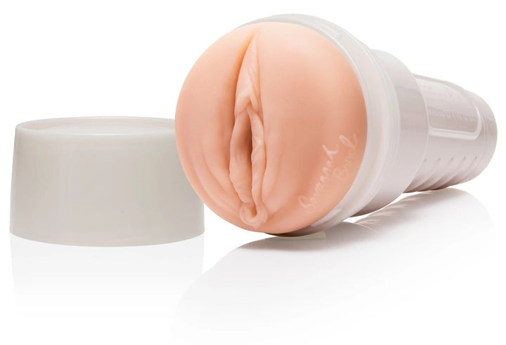 Fleshlight Savannah Bond Masturbator Original Vagina in Hautfarben, realistisches Design in transparentem Gehäuse
