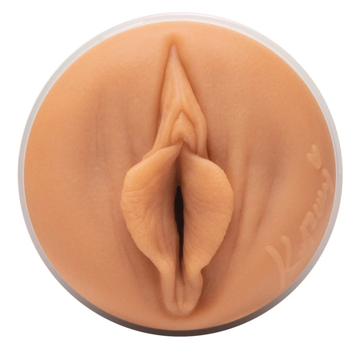 Fleshlight Kazumi Masturbator Original Vagina in Hautton, realistische Textur, hochwertiges SuperSkin-Material, diskretes Ver