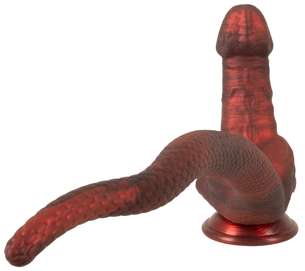 Beasty Cocks Panthera Doppeldildo in tiefem Rubinrot mit Schuppentextur, realistischem Kopf und stabilem Saugfuß