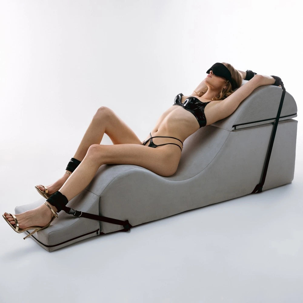 Liberator Aria Bondage Lounger als schwarze gepolsterte Designbank