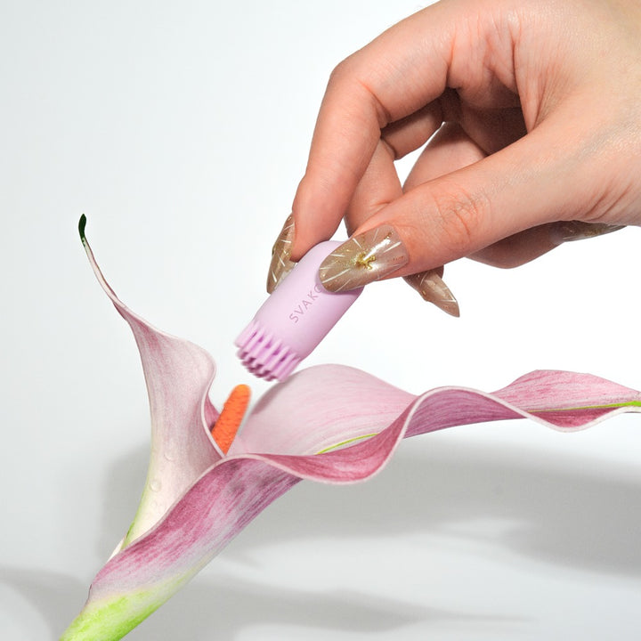 SVAKOM Plume – Vibro-Ei mit flexiblem Bürstchen und App