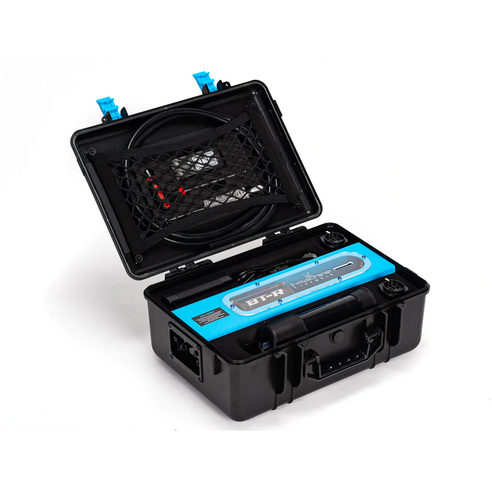 F-Machine Tremblr BT-R Milking Machine im schwarzen Hardcase-Koffer mit blauem Gerät und Zubehör