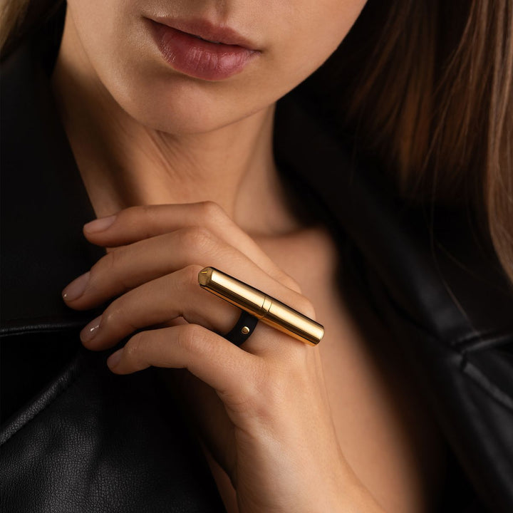 Crave Tease Ring Fingervibrator – 24kt vergoldet, USB-C