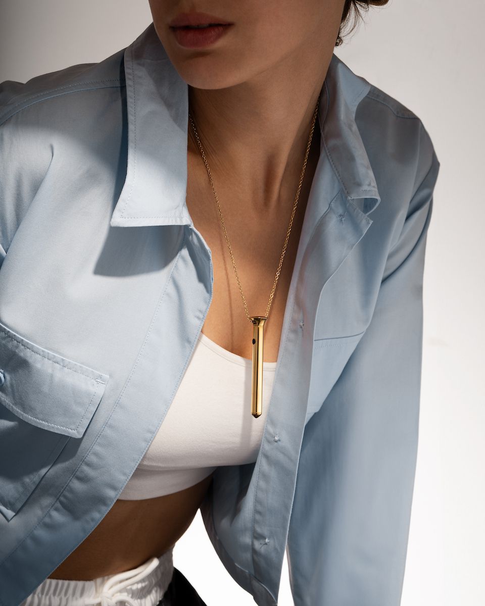 Crave Vesper Mini Vibrator-Halskette – 24K Gold, USB-C