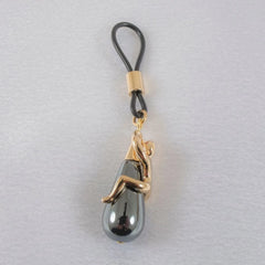 KS - Brustschmuck Cliffhanger mit Hämatittropfen – Gold-Luxus