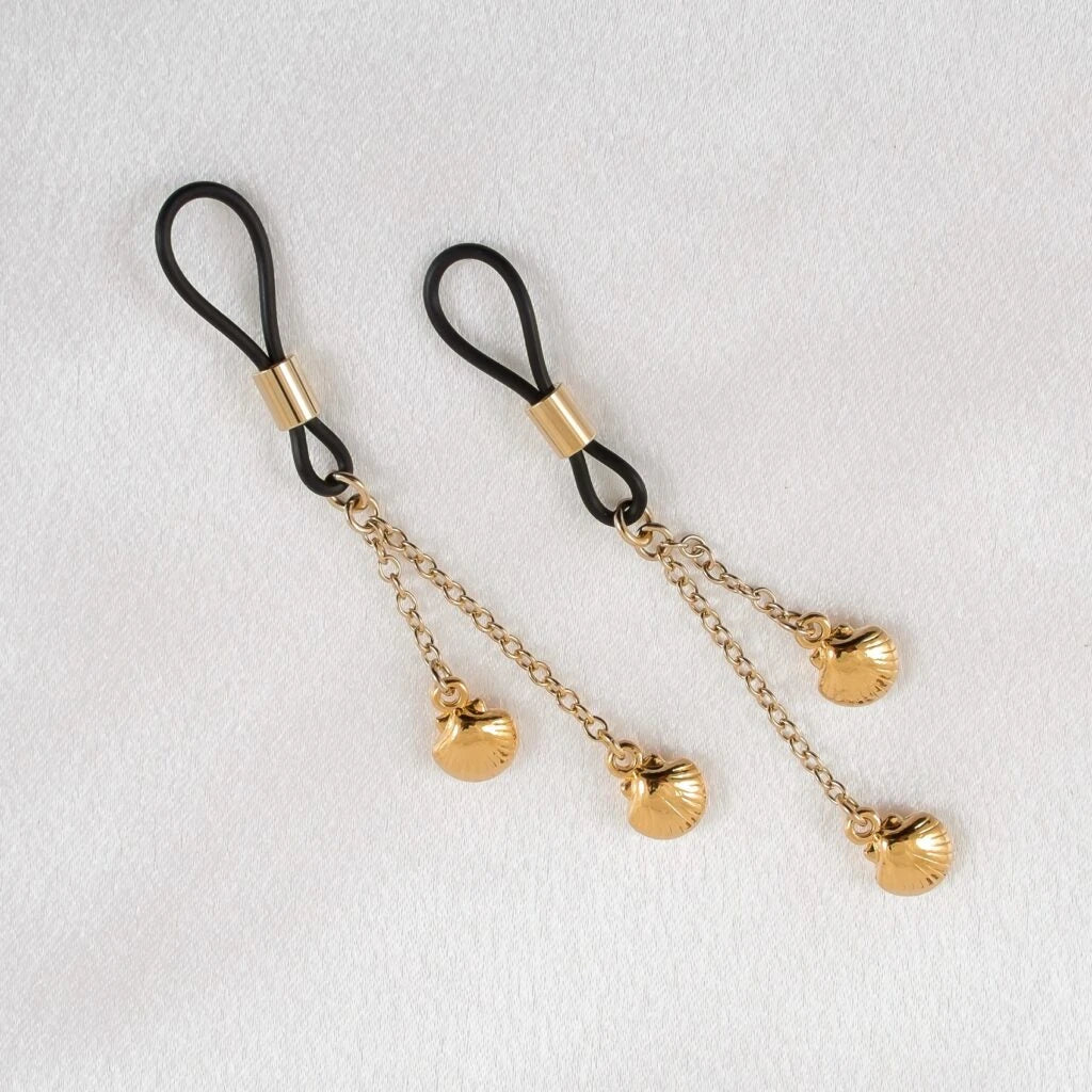KS - Goldene Nippel-Anhänger Duo – Muscheldesign