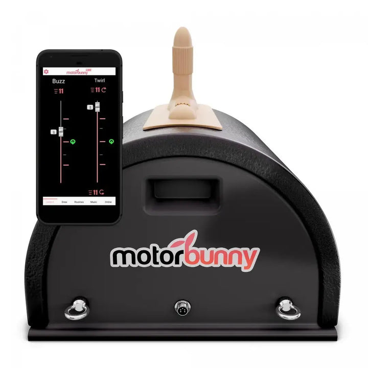 Motorbunny Original Sybian schwarz mit Link Bluetooth App-Steuerung und hautfarbenem Aufsatz – Premium Massagegerät Set