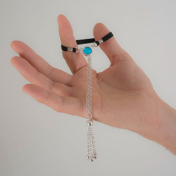 KS Silber Penis-Schmuck mit blauem Stein – Detailansicht 2