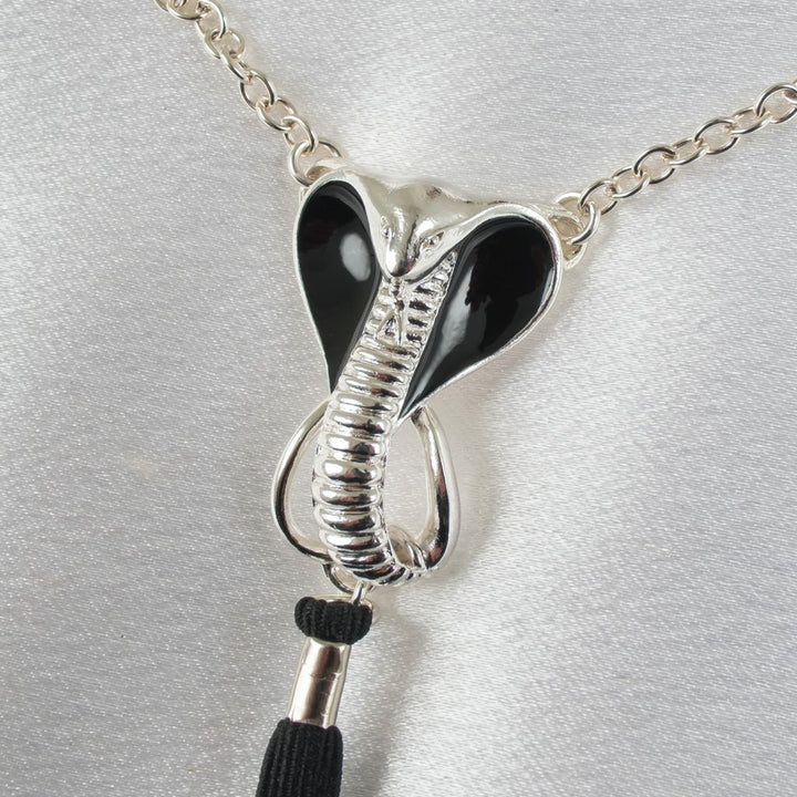 KS Cobra Hoden-Schmuck – Silber mit Hämatit – Detailansicht 5