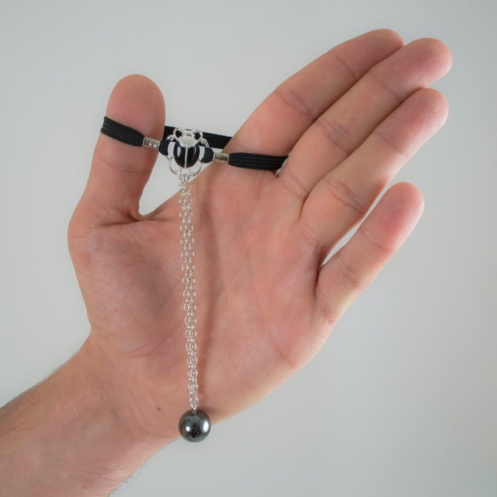 KS Skarabäus Penis-Schmuck Silber & Schwarz – Detailansicht 5