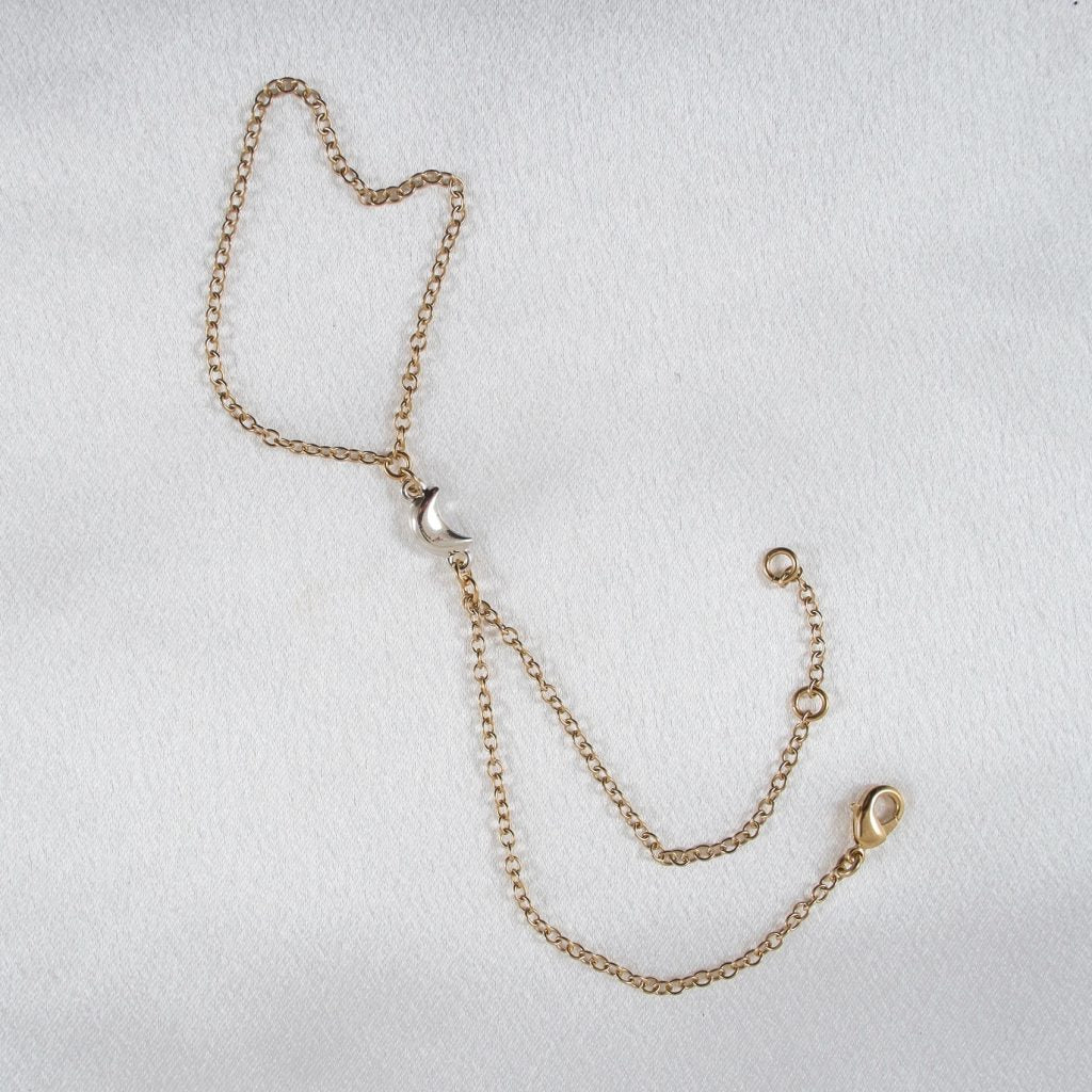 KS Handschmuck Gold Mondsichel – verstellbar – Detailansicht 2
