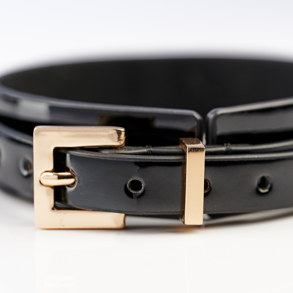 Kinky Diva Elegant Halsband-Set Schwarz/Gold – Detail