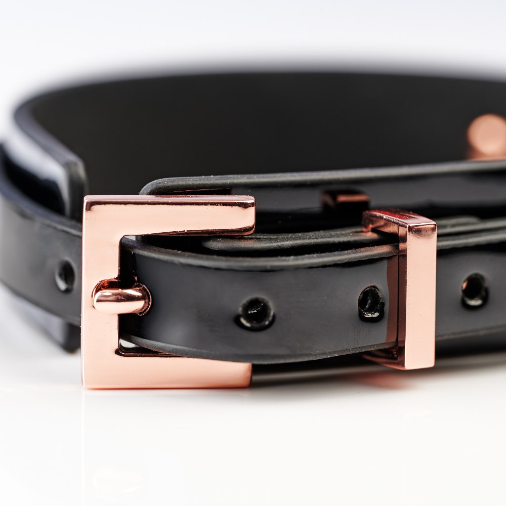 Kinky Diva Elegant Halsband-Set Schwarz/Roségold – Detail