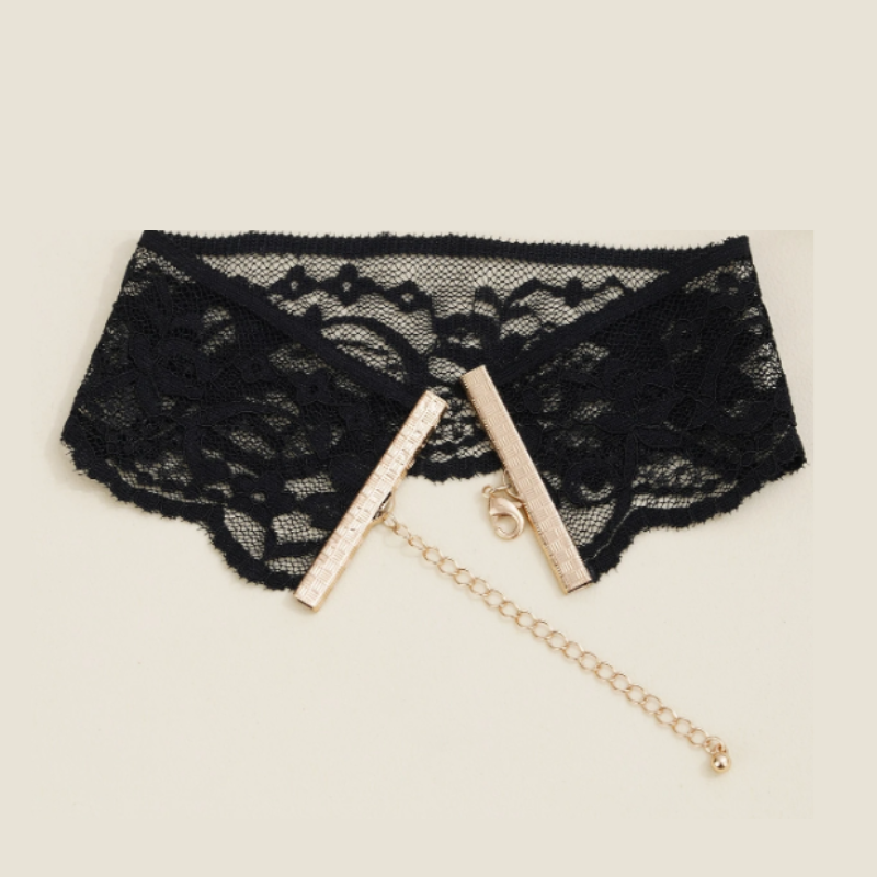 Posh Lace Choker getragen