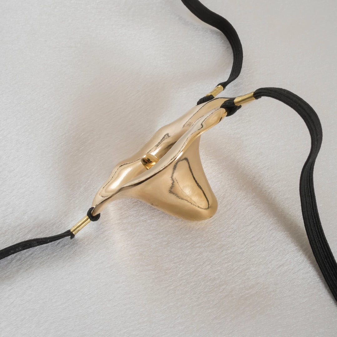 KS - String "Blumenschmuck" für vaginale Stimulation Gold