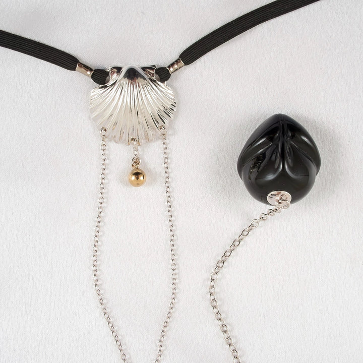 KS - Penetrierender String „Sexmuschel “ Silber