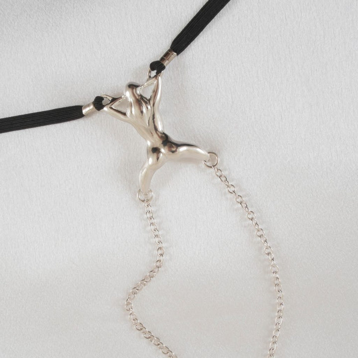 KS Silber String „Capture“ – Körperschmuck für Ihn – Silber – Detailansicht 4